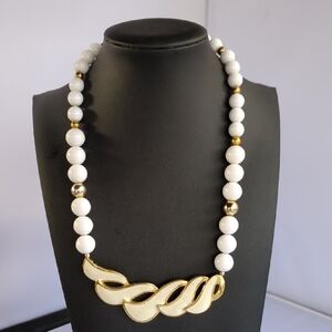 Coro White and Gold Beaded Necklace